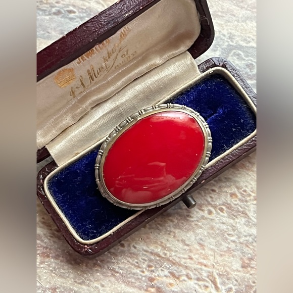 Antique Jewelry - Antique Czechoslovakian Red Slag Glass Brooch
